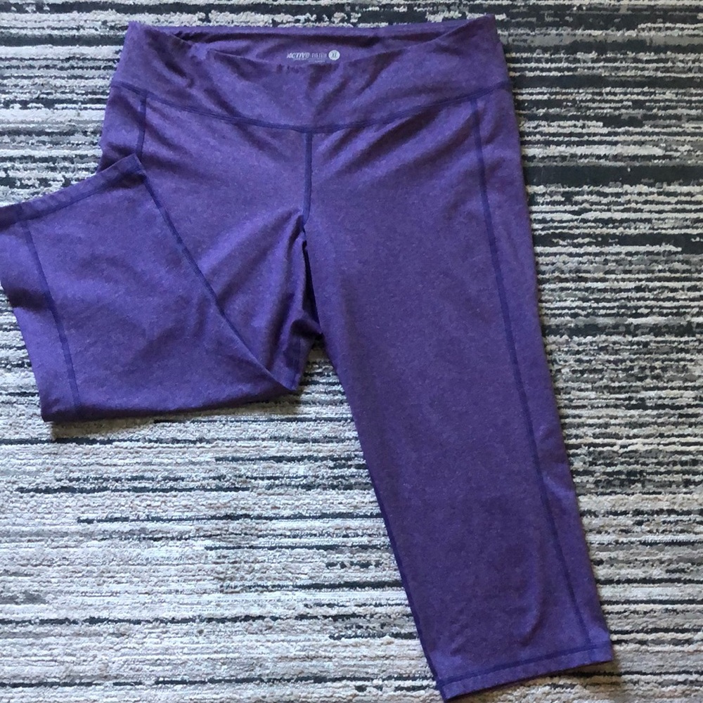 OLD NAVY 🎉Active Fitted Capri Leggings Pants
